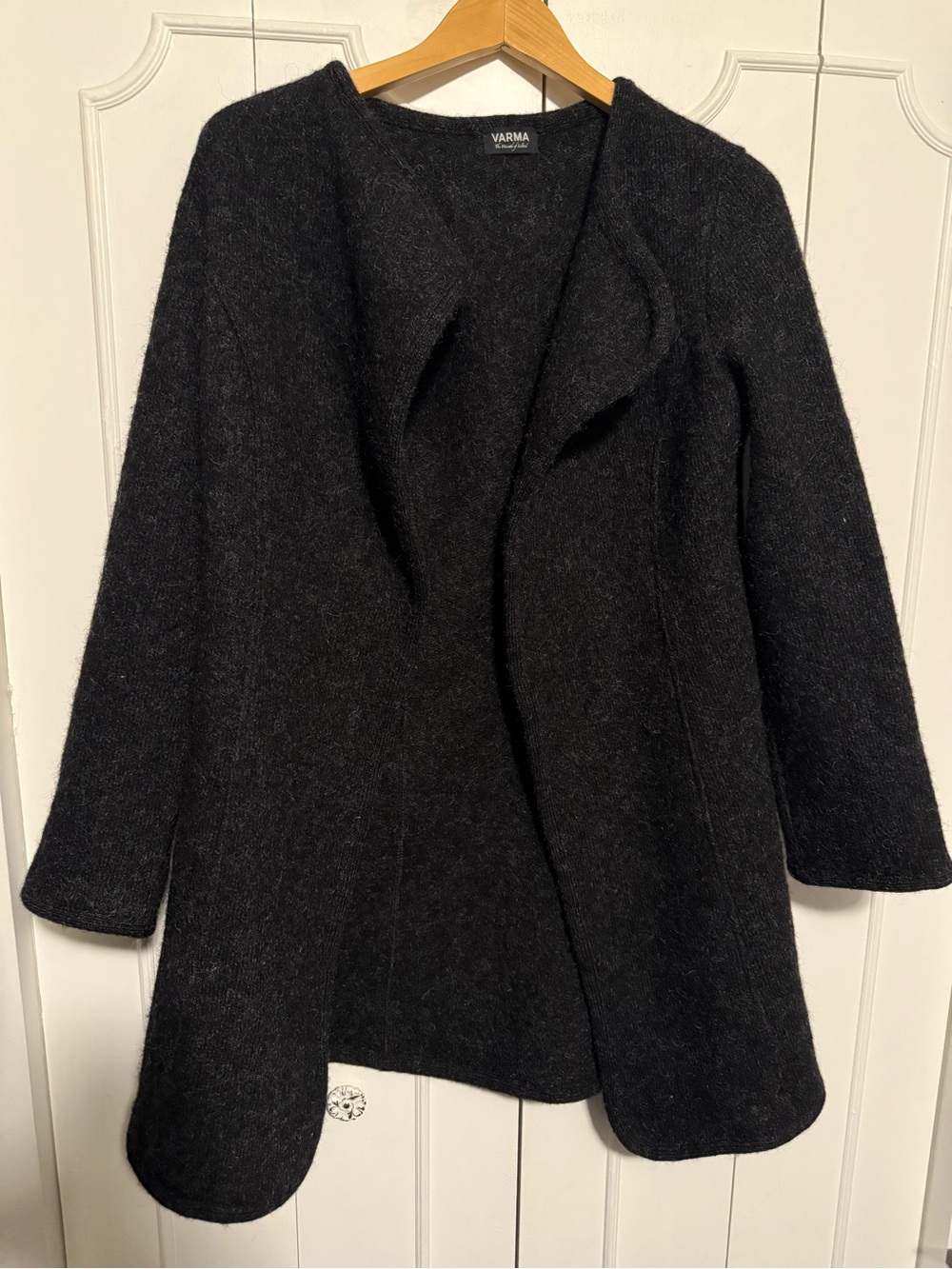 Varna Icelandic Wool Women's Black Open-Front Cape Coat small medium